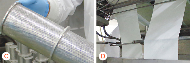 裏ごし・成形の様子